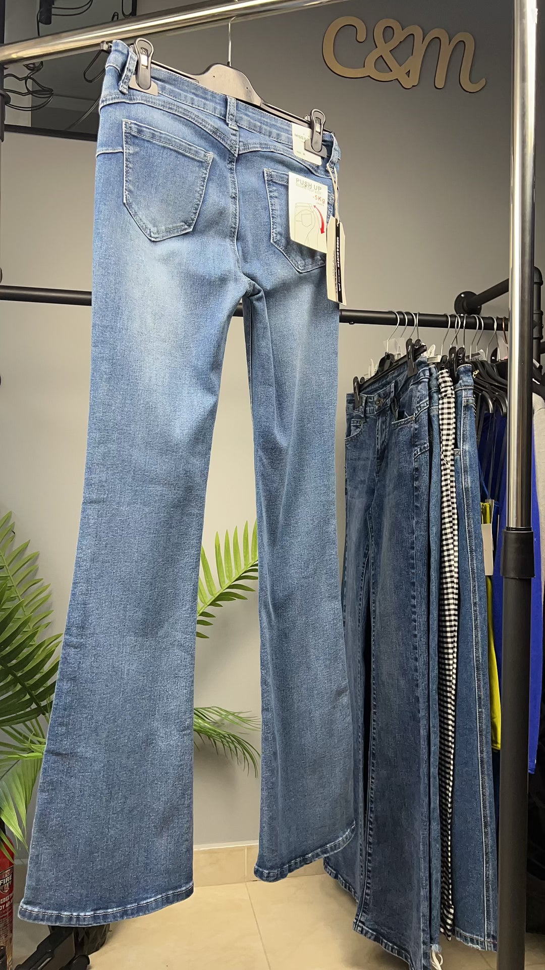 Γυναικείο Ψηλόμεσο Τζιν Καμπάνα | Κλασικό Denim Μπλε | C&M