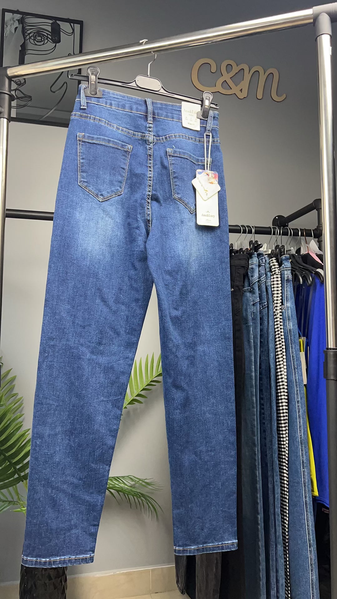 Σκούρο Μπλε Τζιν Mom Fit Ψηλόμεσο Distressed | C&M