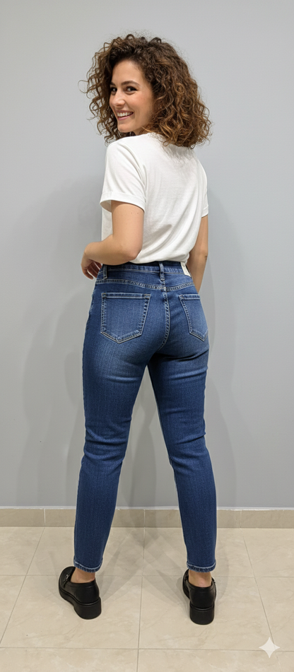 Σκούρο Μπλε Τζιν Mom Fit Ψηλόμεσο Distressed | C&M