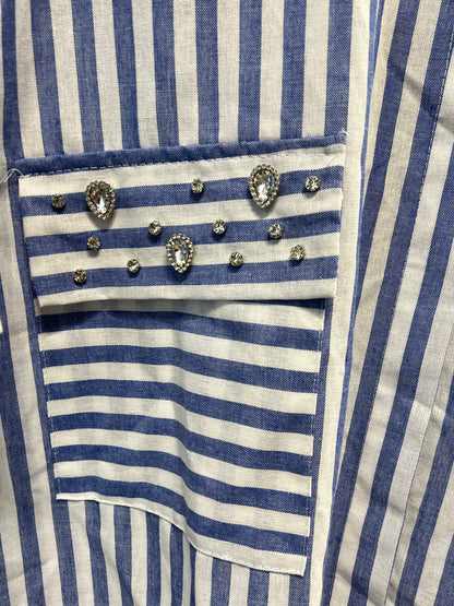 Ριγέ πουκάμισο plus size με εξαιρετικές μεταλλικές λεπτομέρειες - Λεπτομέρεια προϊόντος 3